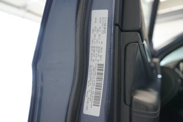 Used 2020 Jeep Grand Cherokee Overland AWD/4WD image 28
