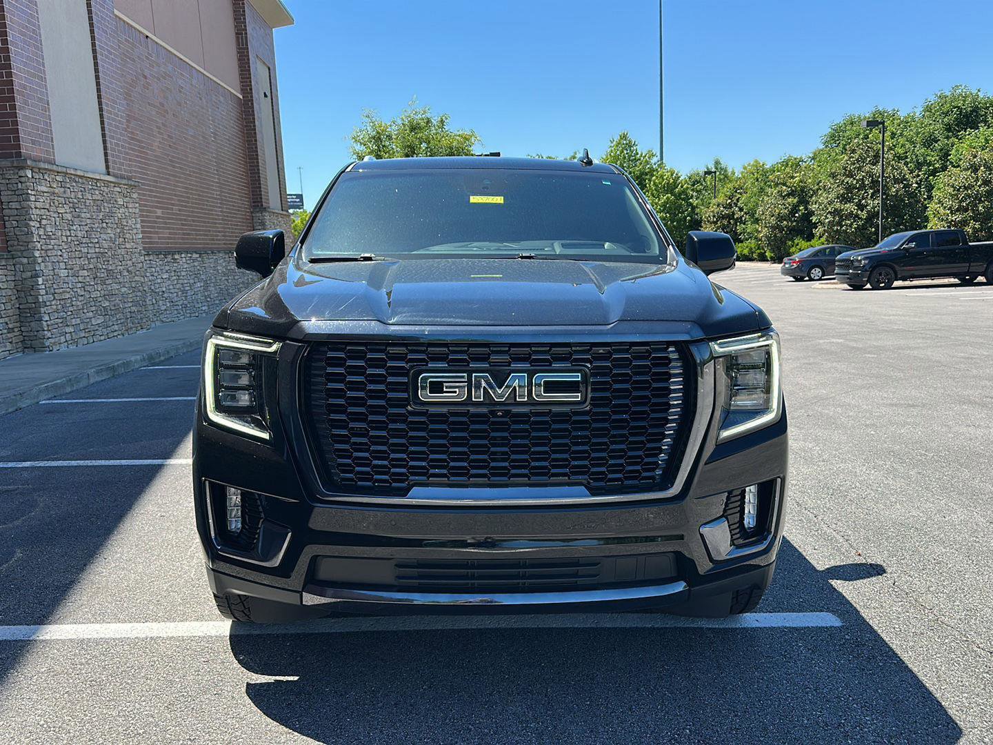 Used 2023 GMC Yukon Denali Ultimate AWD/4WD image 8