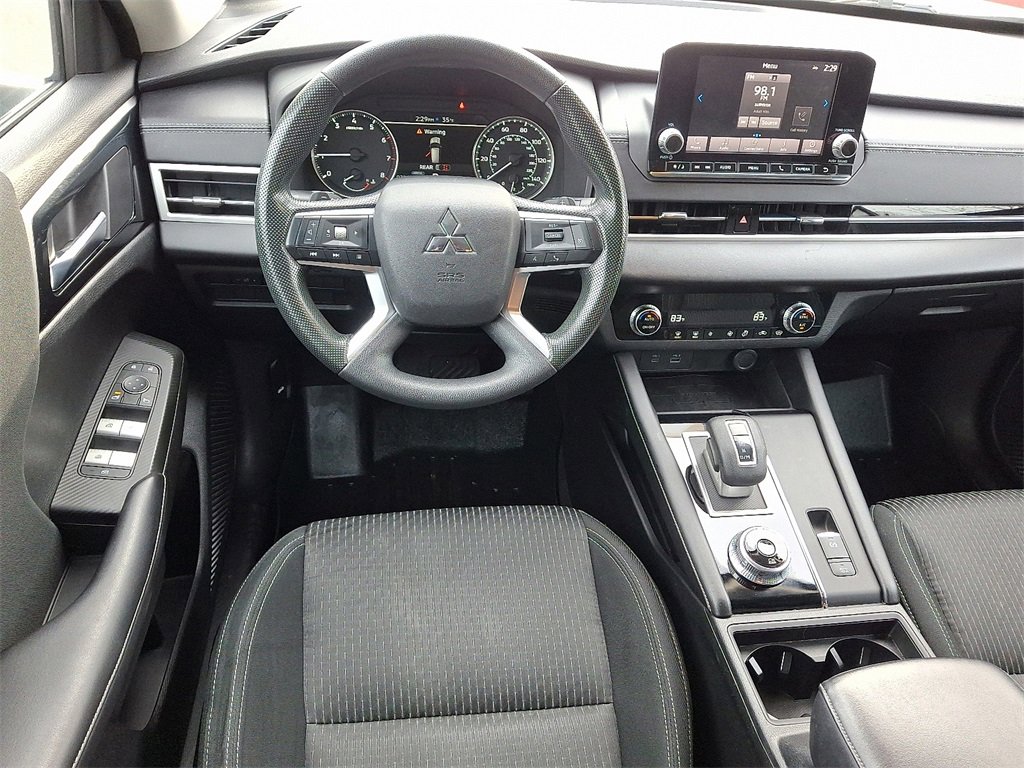 Used 2022 Mitsubishi Outlander ES image 13