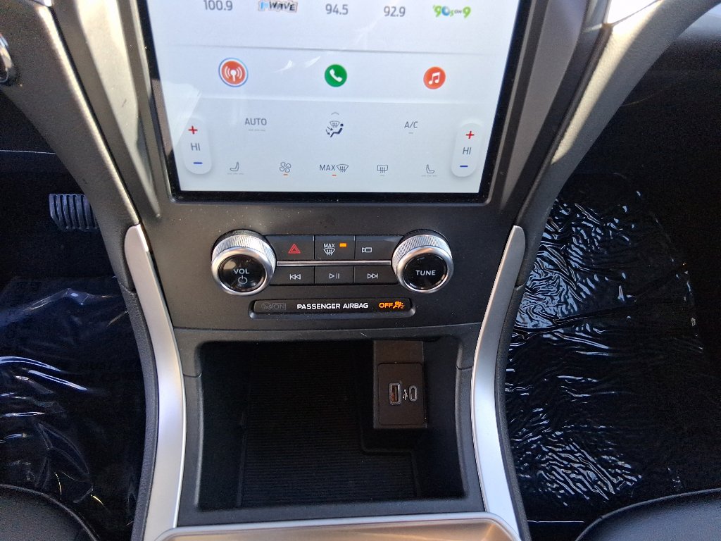 Certified 2024 Ford Edge SEL image 15