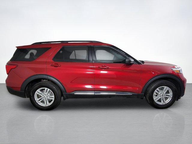 Certified 2024 Ford Explorer XLT w/ Equipment Group 202A AWD/4WD image 2
