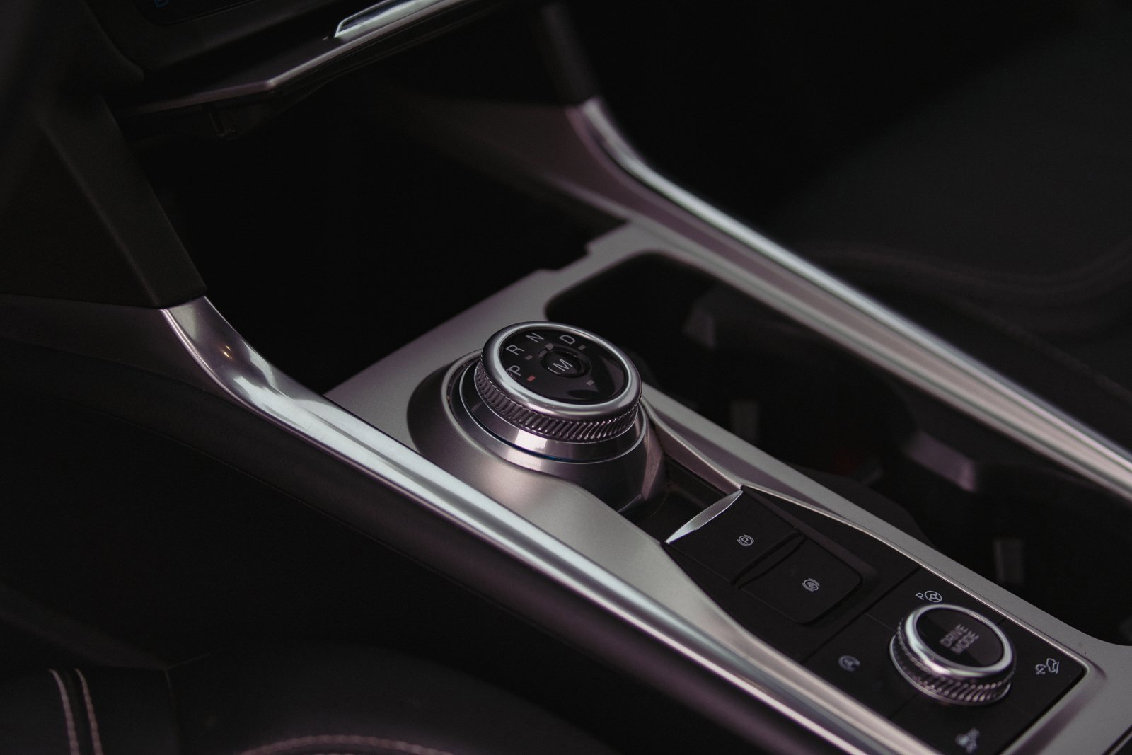 Certified 2020 Ford Explorer ST w/ Premium Technology Package image 38