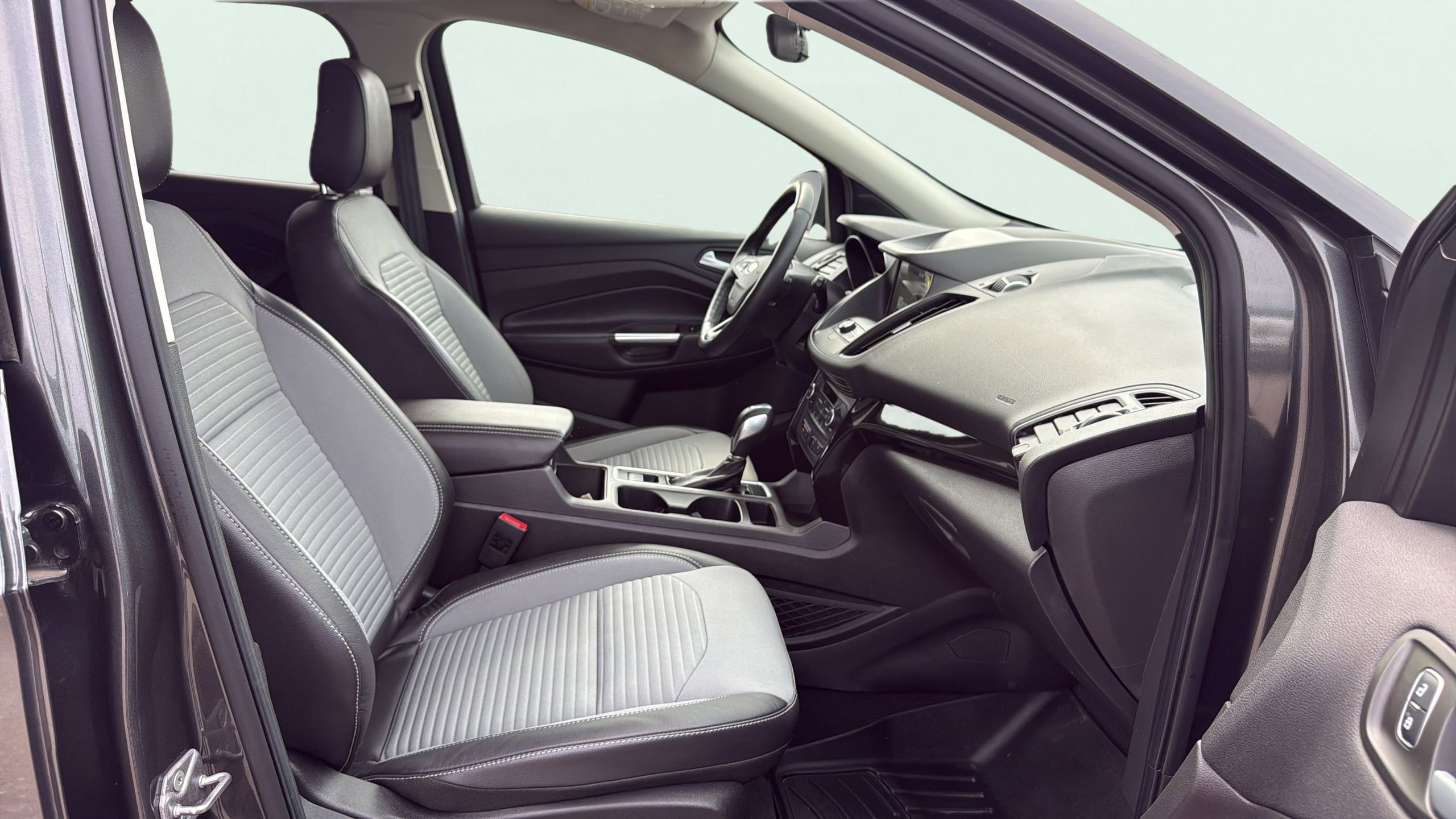 Certified 2019 Ford Escape SE AWD/4WD image 17