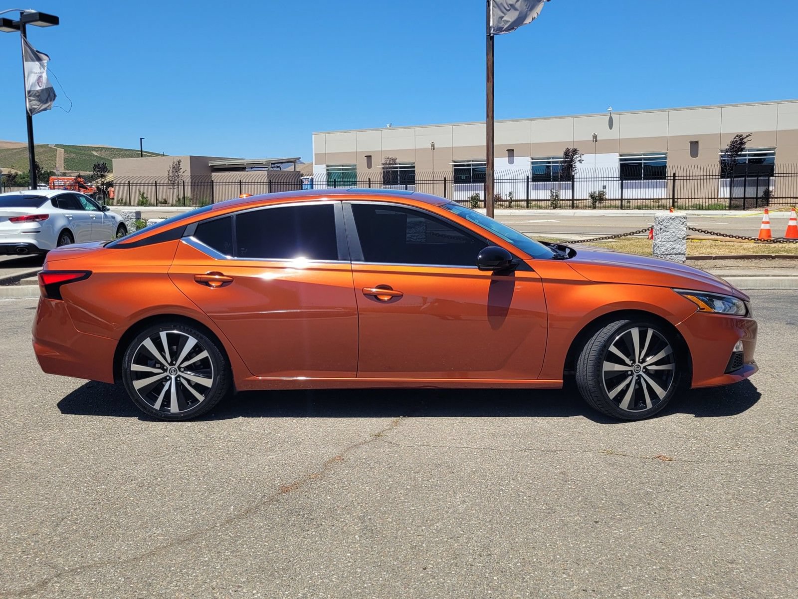 Used 2019 Nissan Altima 2.5 SR w/ SR Premium Package FWD image 3