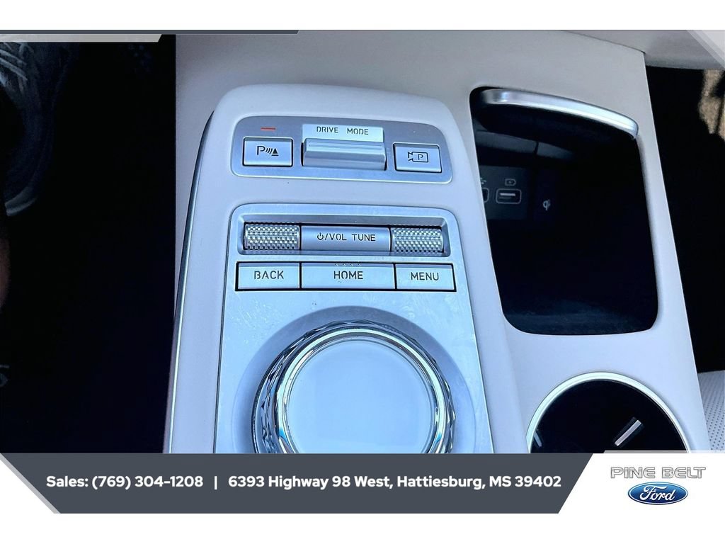 Used 2023 Genesis GV70 2.5T w/ Select Package AWD/4WD image 23