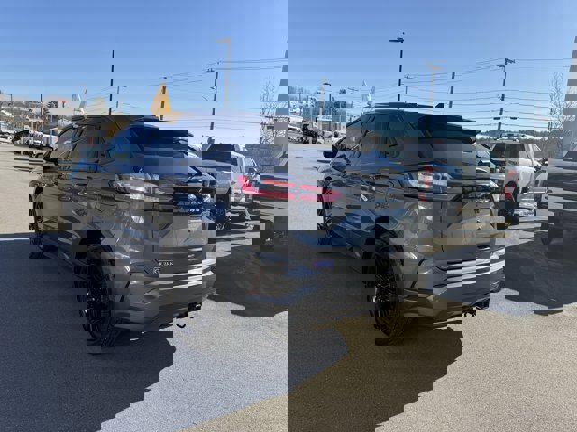 Certified 2022 Ford Edge ST-Line w/ Class II Trailer Tow Package image 5