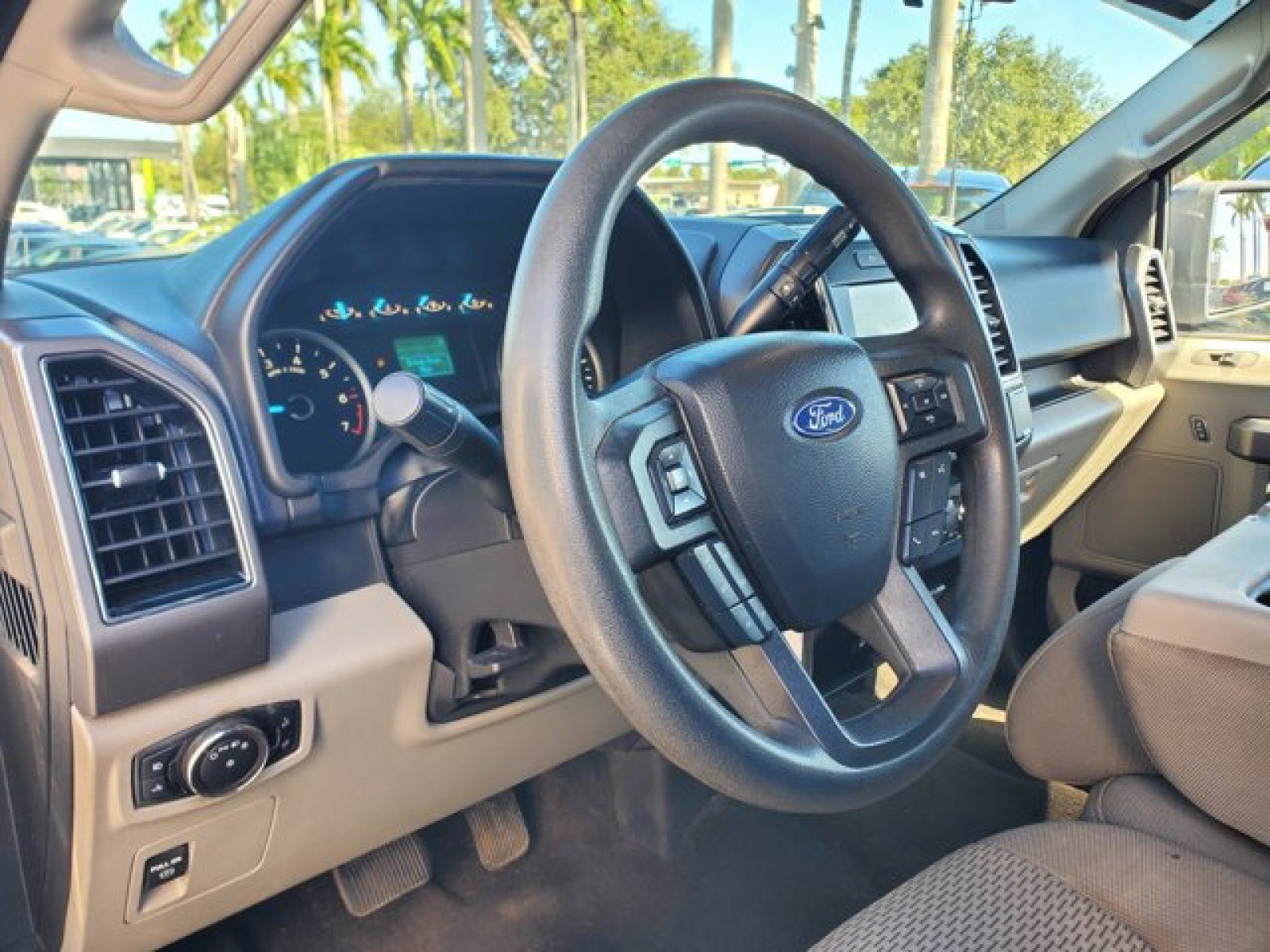 Certified 2019 Ford F150 XLT image 9