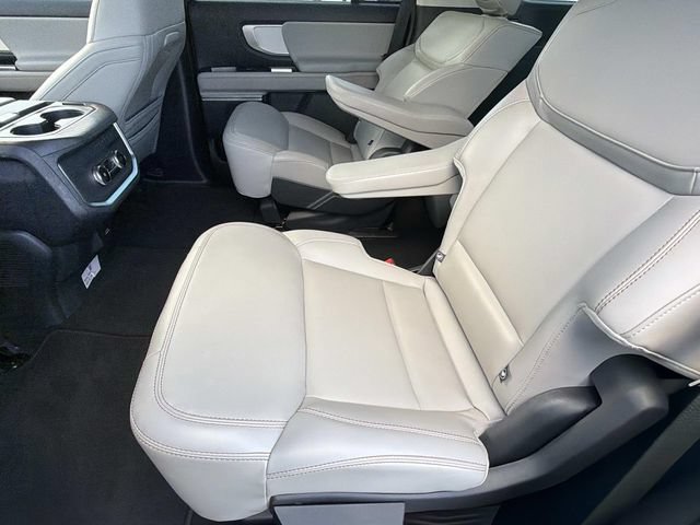 Certified 2025 Ford Expedition Active AWD/4WD image 21
