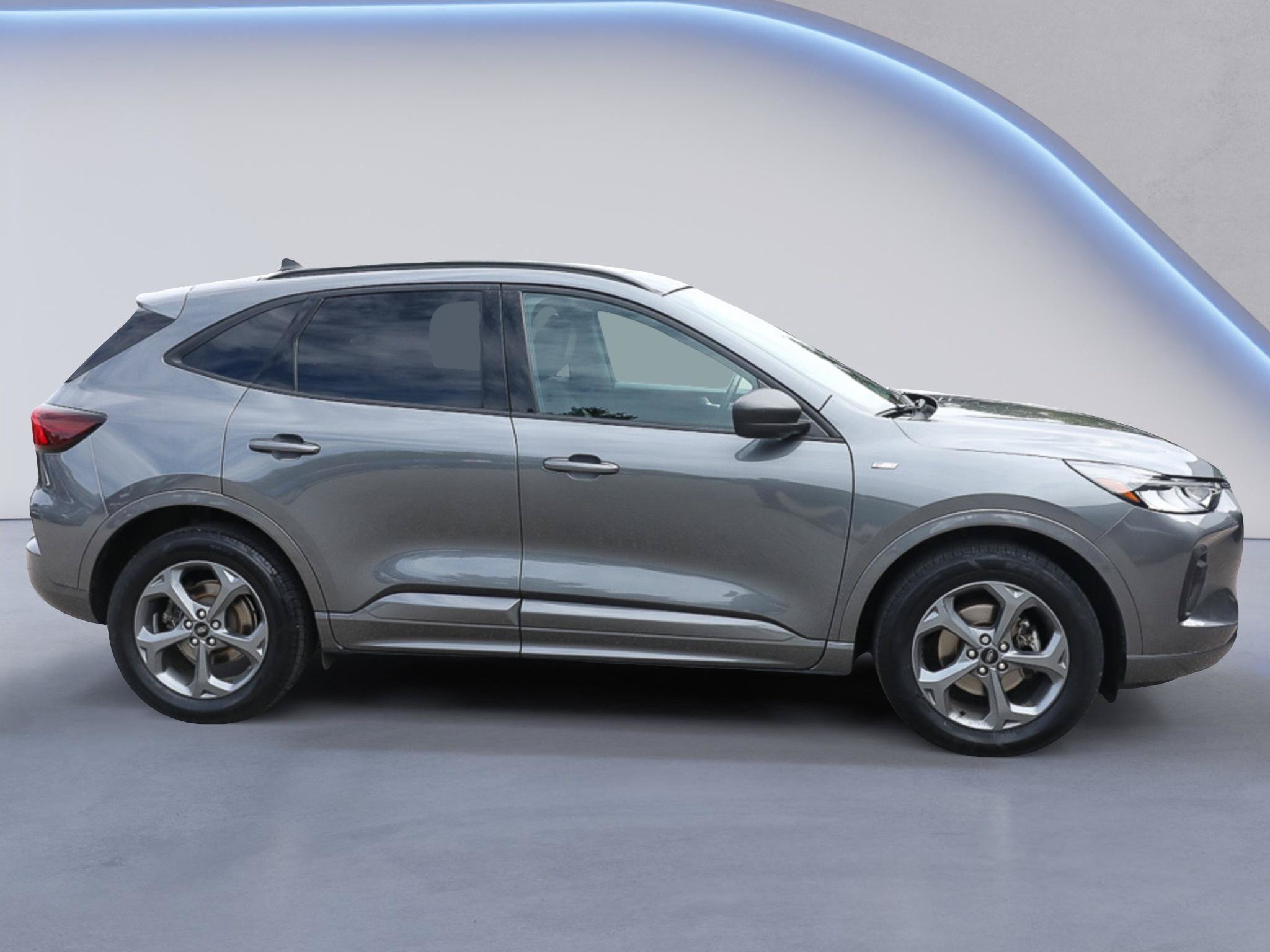 Certified 2023 Ford Escape ST-Line w/ Tech Pack #1 AWD/4WD image 9