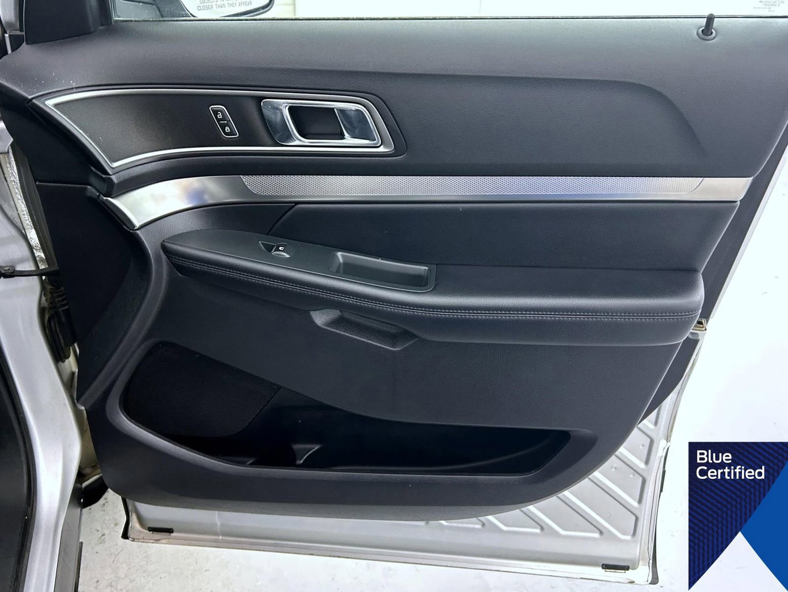 Certified 2018 Ford Explorer XLT w/ Equipment Group 202A image 16