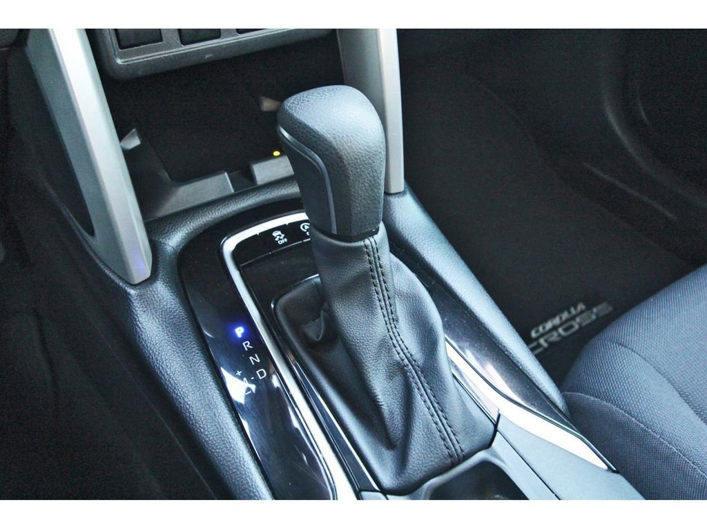 Used 2024 Toyota Corolla Cross LE image 24