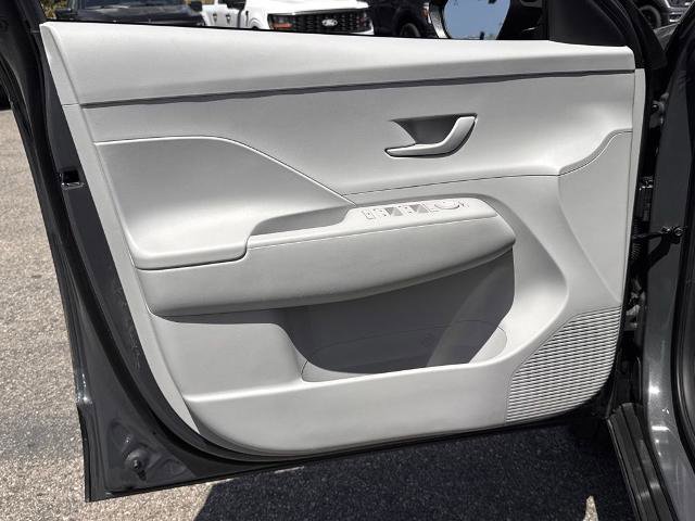 Used 2025 Hyundai Kona SEL FWD image 15