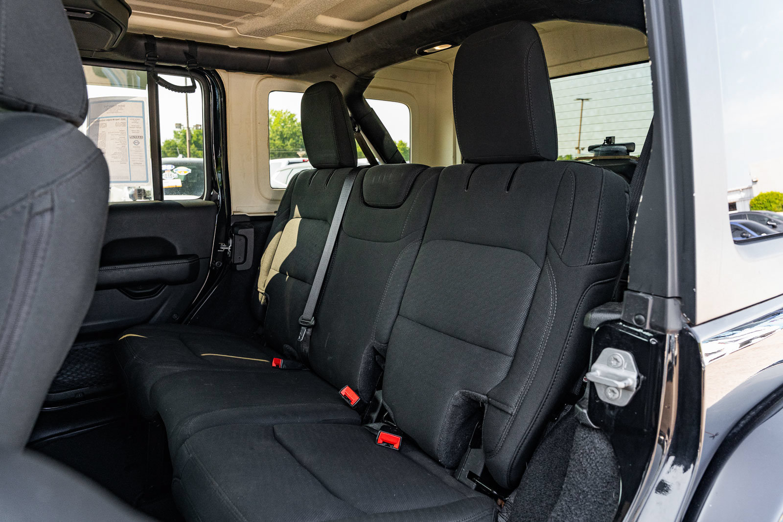 Used 2021 Jeep Wrangler Unlimited Sahara AWD/4WD image 21