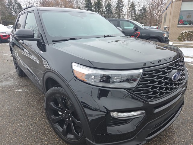 Certified 2023 Ford Explorer ST-Line w/ Class IV Trailer Tow Package image 2