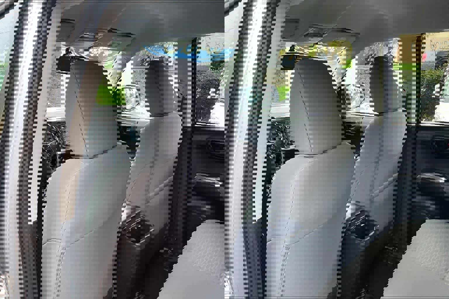 Used 2017 Toyota Tacoma SR5 RWD image 14