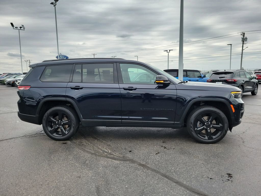 Used 2024 Jeep Grand Cherokee L Limited w/ Luxury Tech Group II AWD/4WD image 3