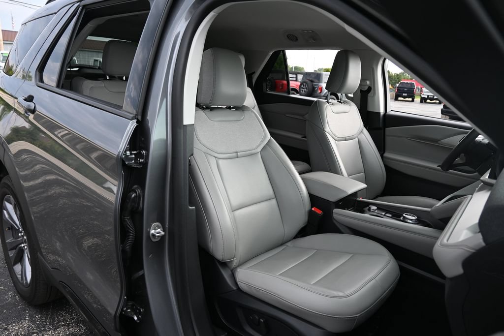 Certified 2026 Ford Explorer Active w/ Active Comfort Package AWD/4WD image 25