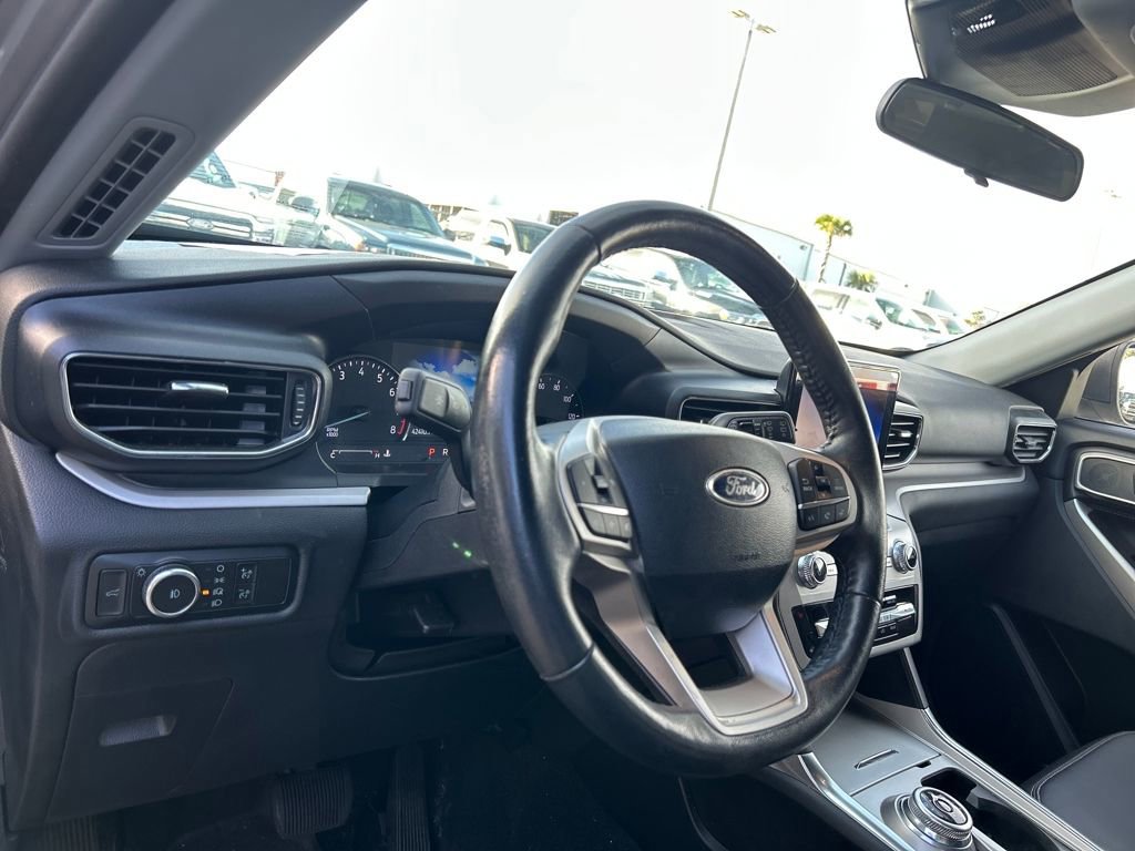 Certified 2023 Ford Explorer XLT w/ Equipment Group 202A image 10