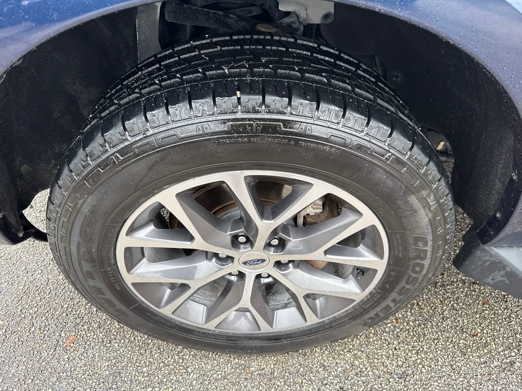 Certified 2017 Ford Expedition XLT w/ Equipment Group 202A image 13