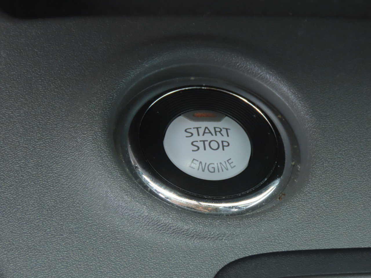 Used 2020 Nissan Frontier SV w/ Midnight Edition Floor Mats RWD image 29