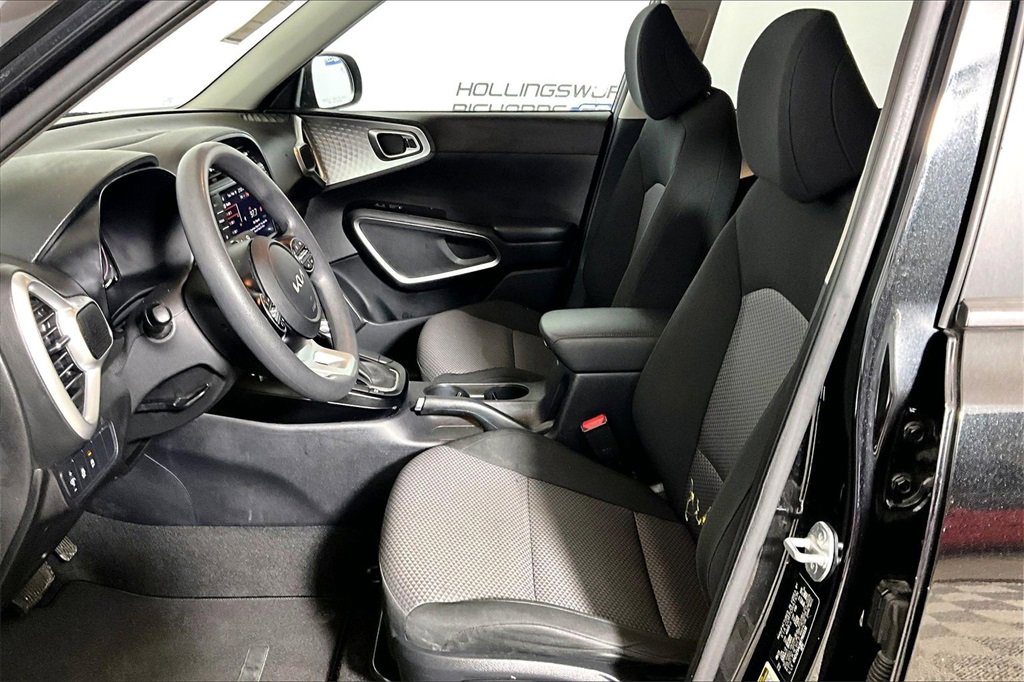 Used 2024 Kia Soul LX w/ Option Group 015 image 20