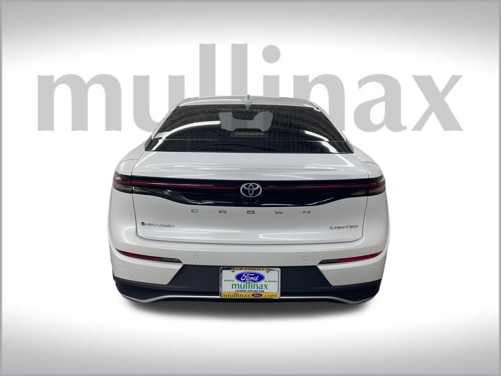 Used 2025 Toyota Crown Limited image 6