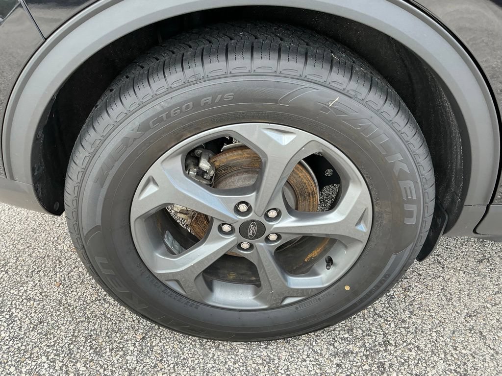 Certified 2025 Ford Escape ST-Line FWD image 17