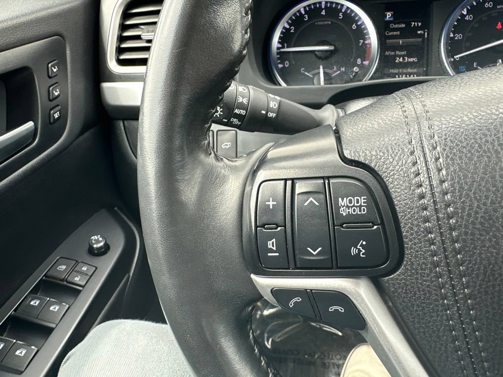Used 2019 Toyota Highlander Limited AWD/4WD image 40