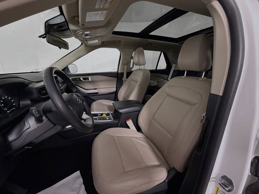 Certified 2023 Ford Explorer XLT w/ Equipment Group 202A image 9