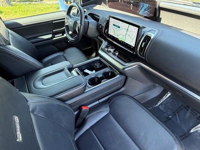 Certified 2025 Ford Expedition Platinum w/ Stealth Appearance Package image 29