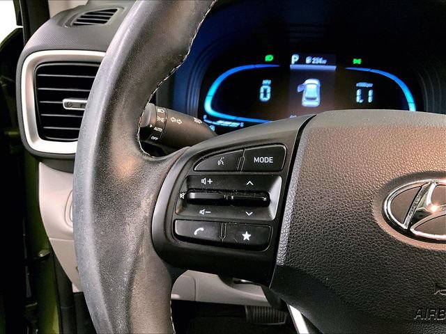 Used 2023 Hyundai Venue SEL FWD image 17