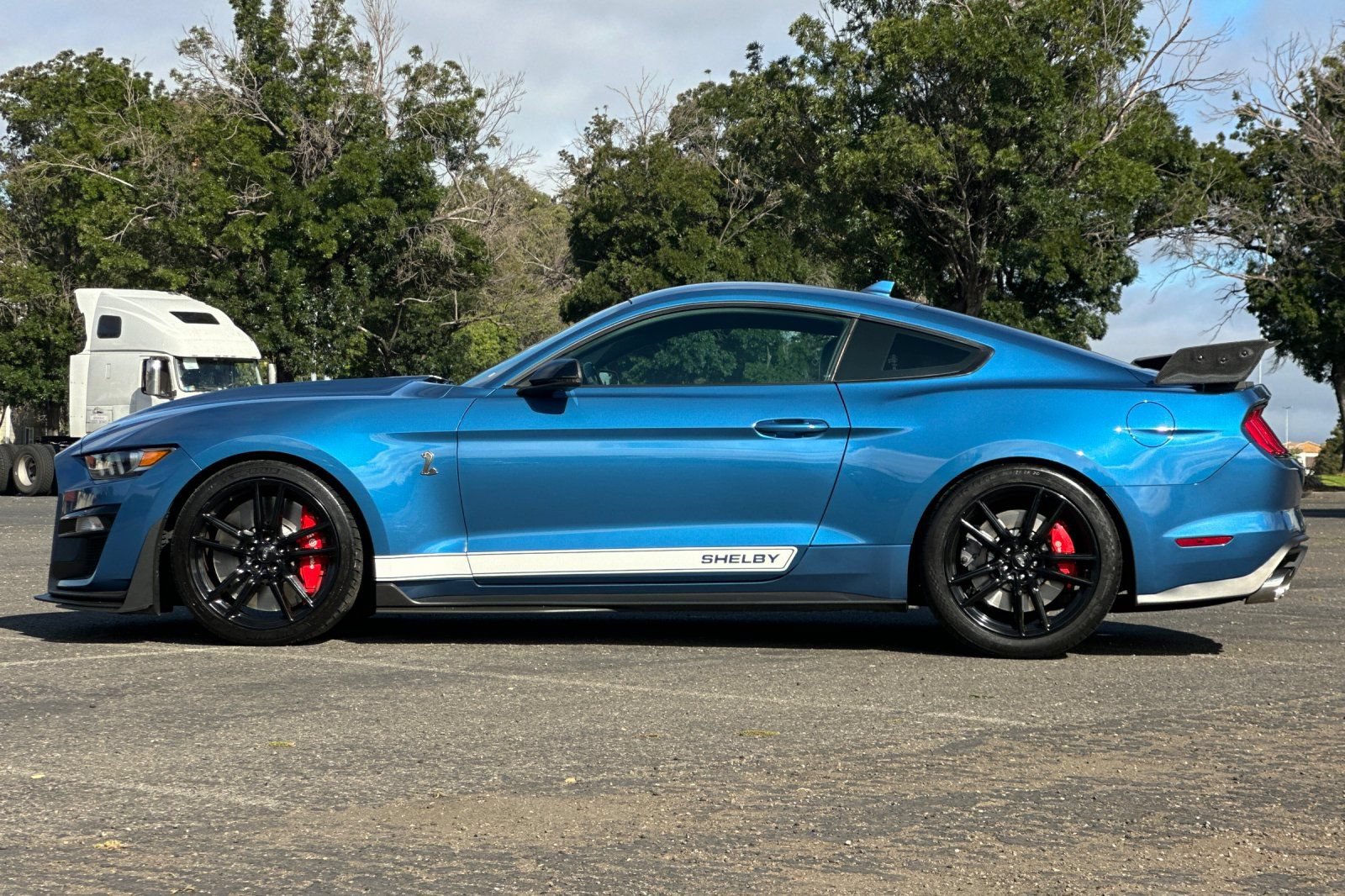 Certified 2020 Ford Mustang Shelby GT500 w/ Technology Package RWD image 7