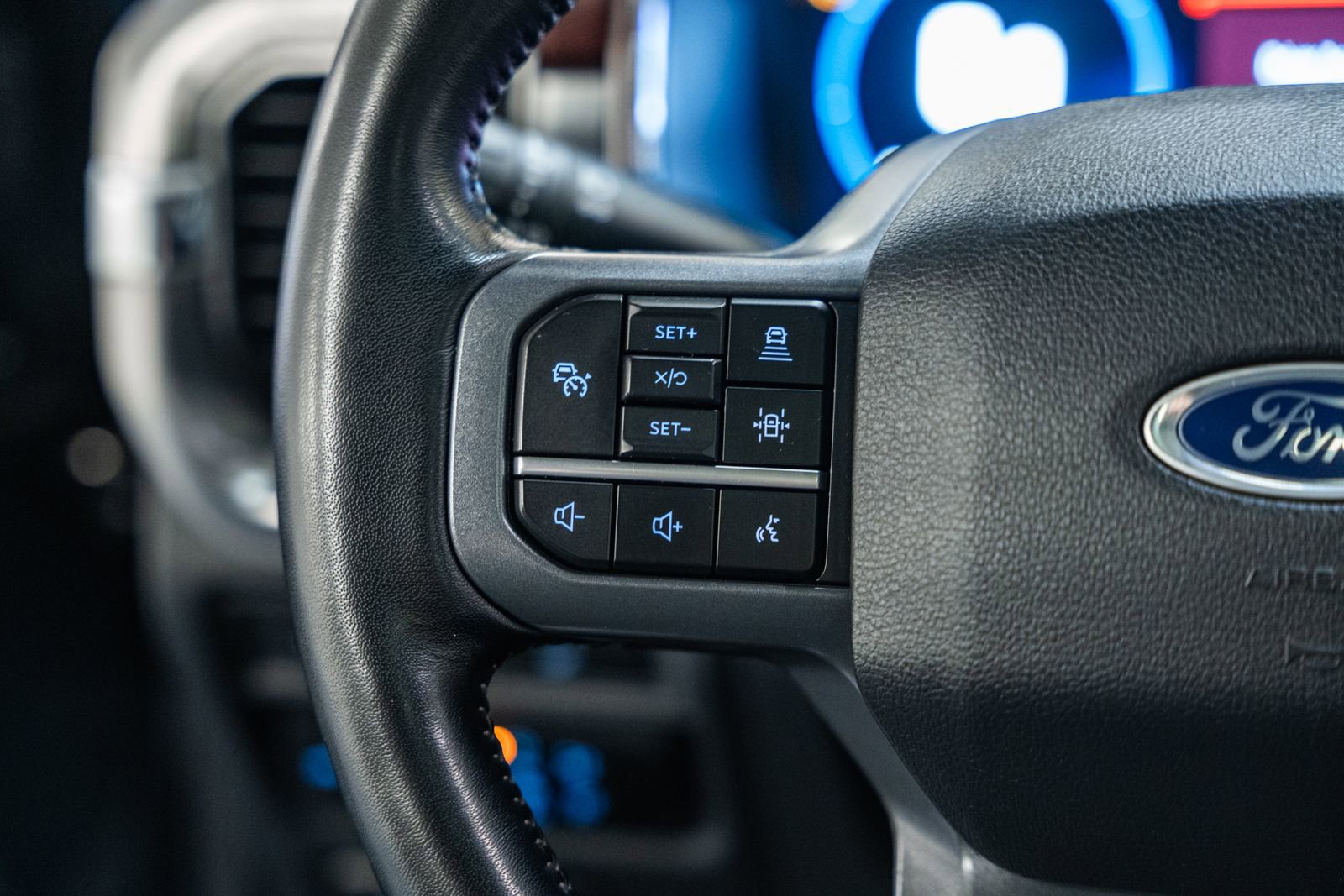 Certified 2023 Ford F150 Lariat w/ Equipment Group 502A High image 36