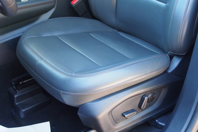 Certified 2025 Ford Explorer Active w/ Active Comfort Package AWD/4WD image 18