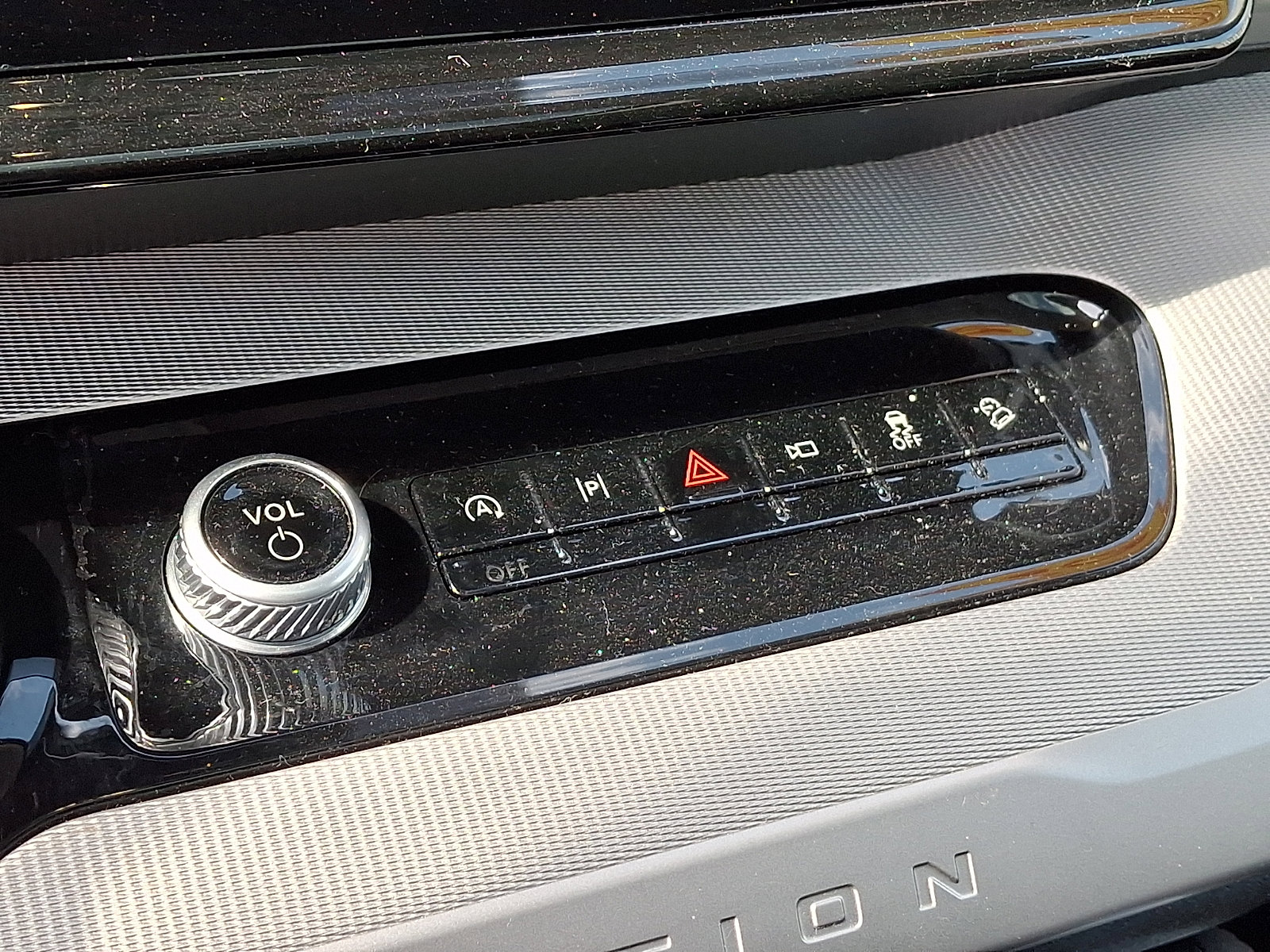 Certified 2025 Ford Expedition Active AWD/4WD image 25