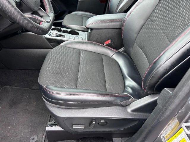 Certified 2025 Ford Escape ST-Line image 19