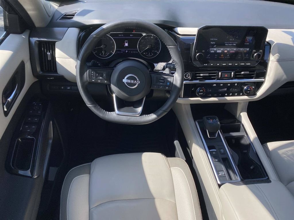 Used 2023 Nissan Pathfinder SL w/ SL Premium Package FWD image 16