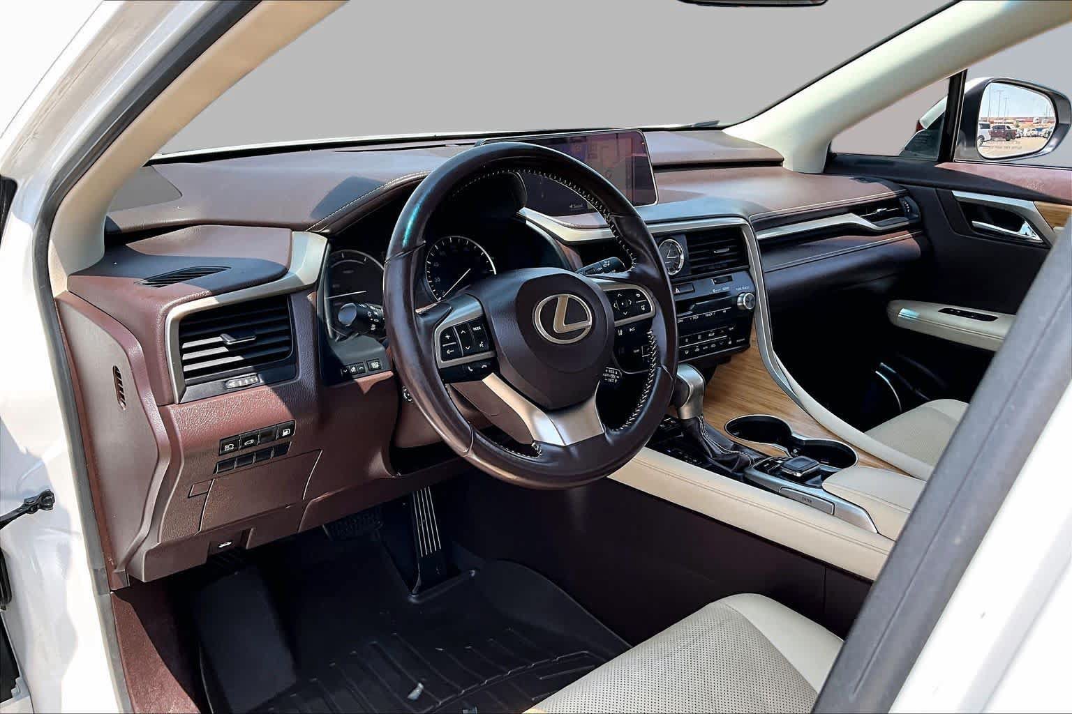 Used 2018 Lexus RX 450hL Premium w/ Premium Package AWD/4WD image 18