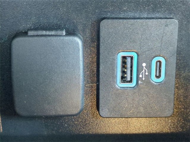 Certified 2022 Ford Explorer XLT w/ Equipment Group 202A image 21