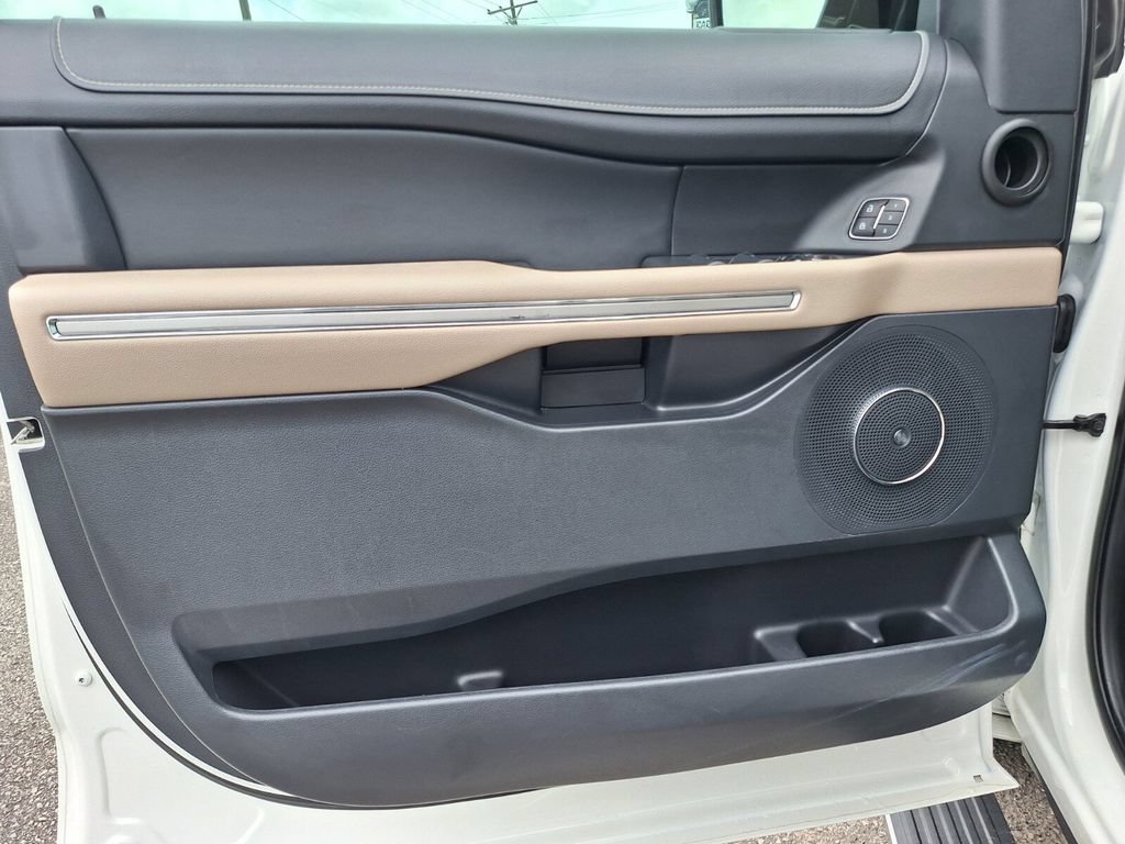 Certified 2022 Ford Expedition Max Limited RWD image 31