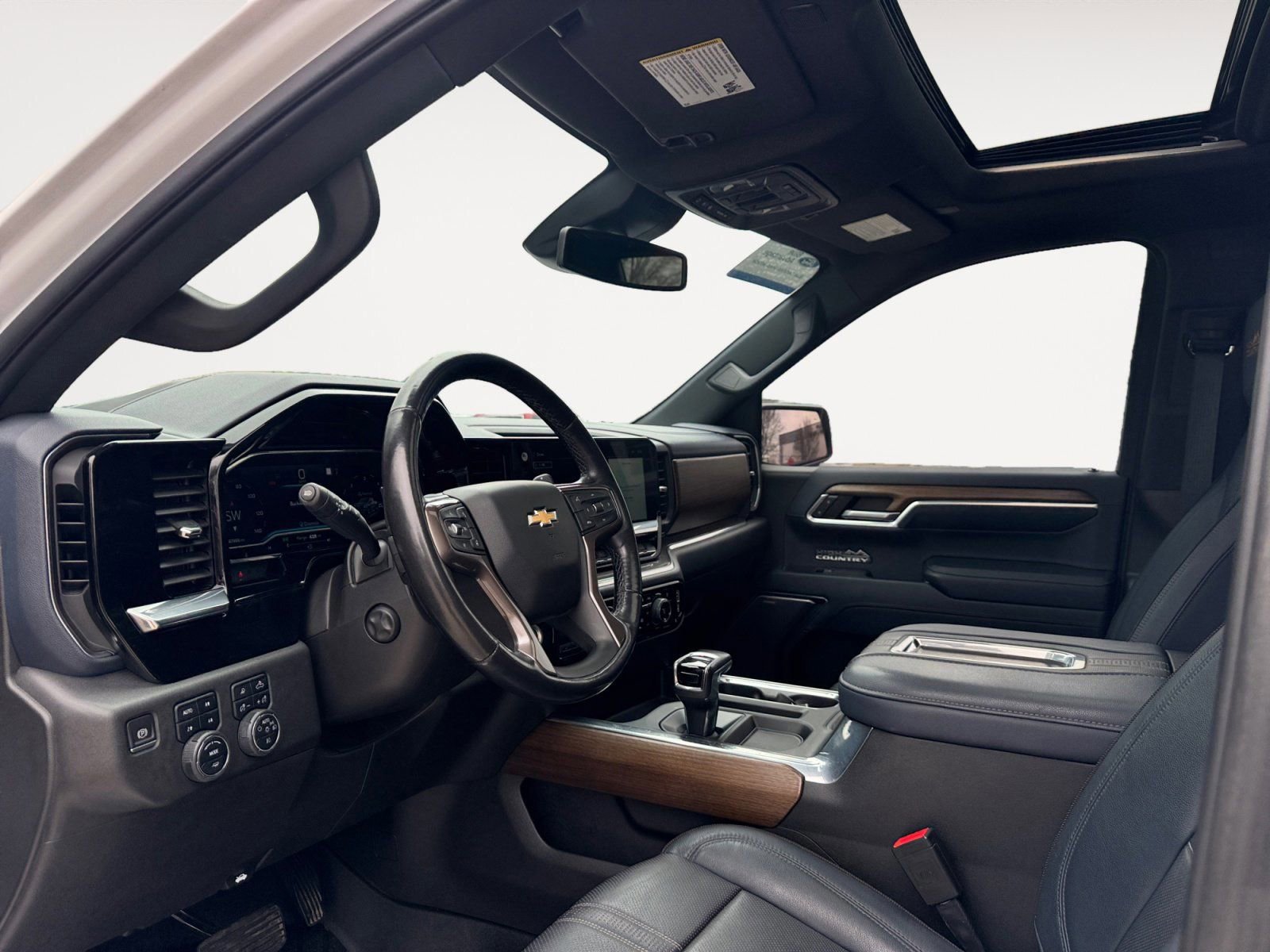 Used 2022 Chevrolet Silverado 1500 High Country w/ High Country Premium Package image 10