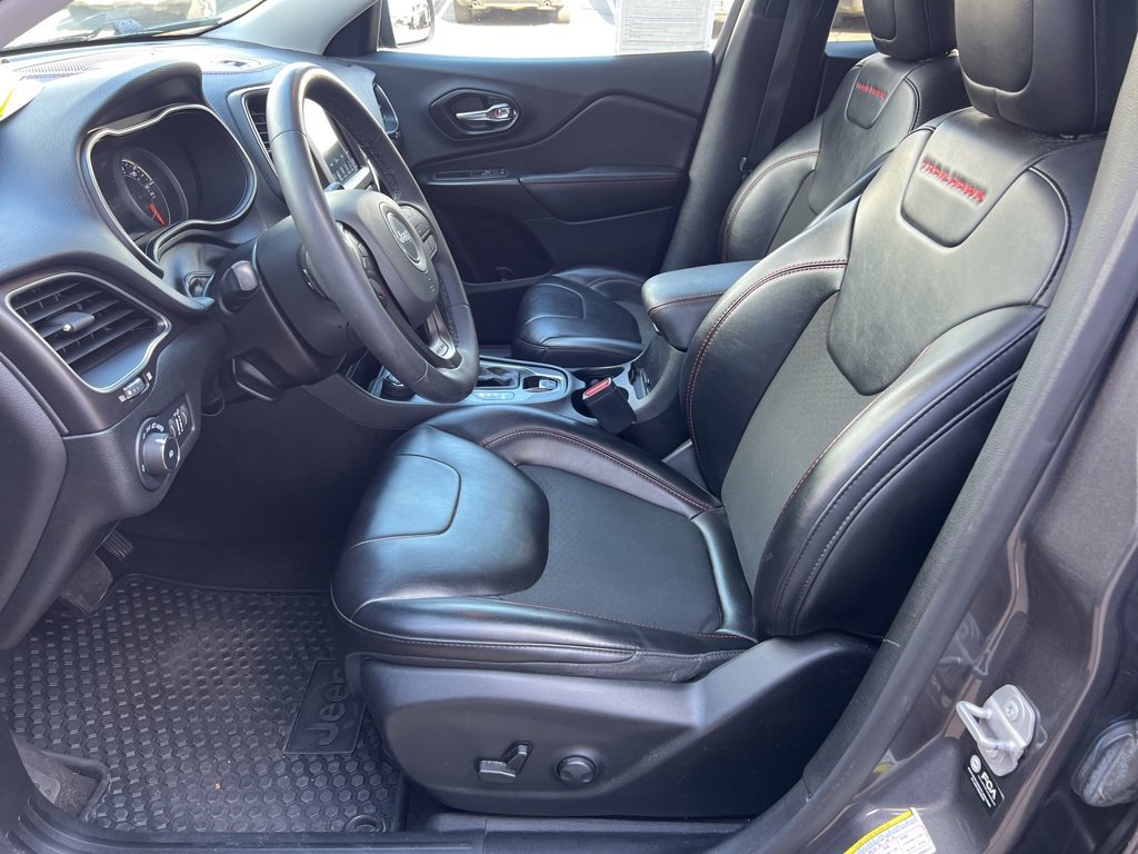 Used 2022 Jeep Cherokee Trailhawk image 23