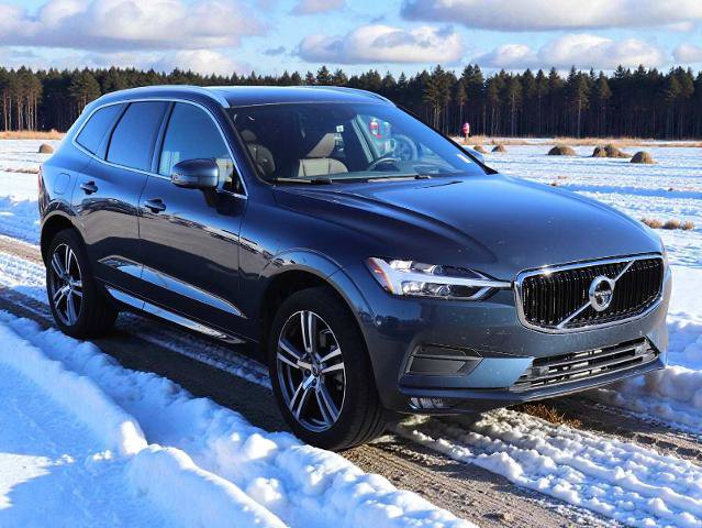 Used 2021 Volvo XC60 T5 Momentum w/ Advanced Package image 8