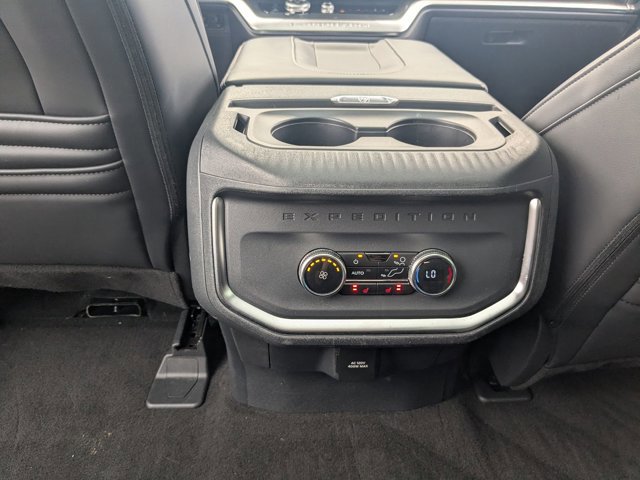 Certified 2025 Ford Expedition Max Platinum w/ Stealth Appearance Package image 31