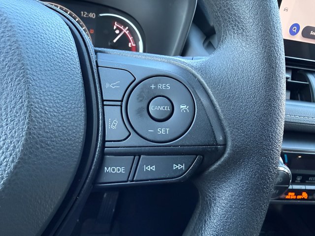 Used 2023 Toyota RAV4 XLE AWD/4WD image 17