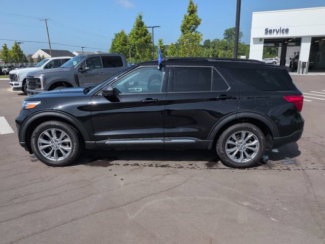 Certified 2023 Ford Explorer XLT w/ Equipment Group 202A AWD/4WD image 2