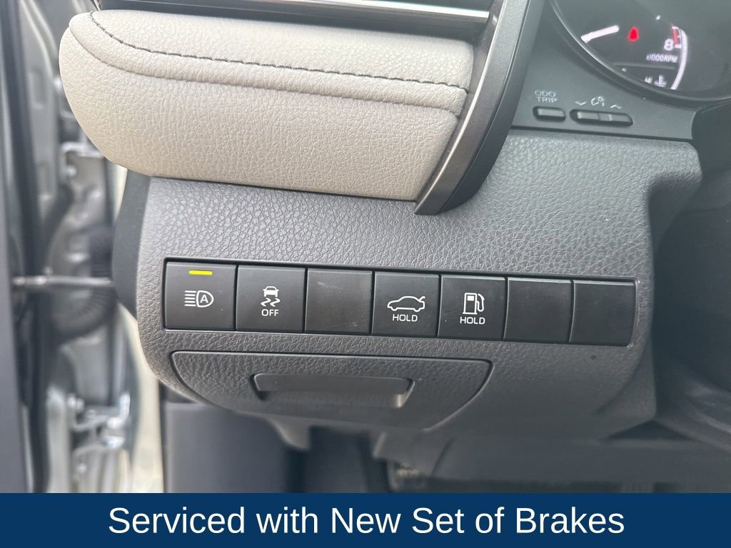 Used 2022 Toyota Camry SE image 13