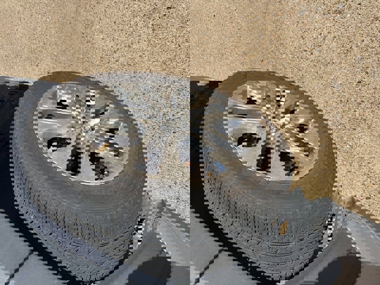 Used 2021 Toyota RAV4 XLE Premium image 7