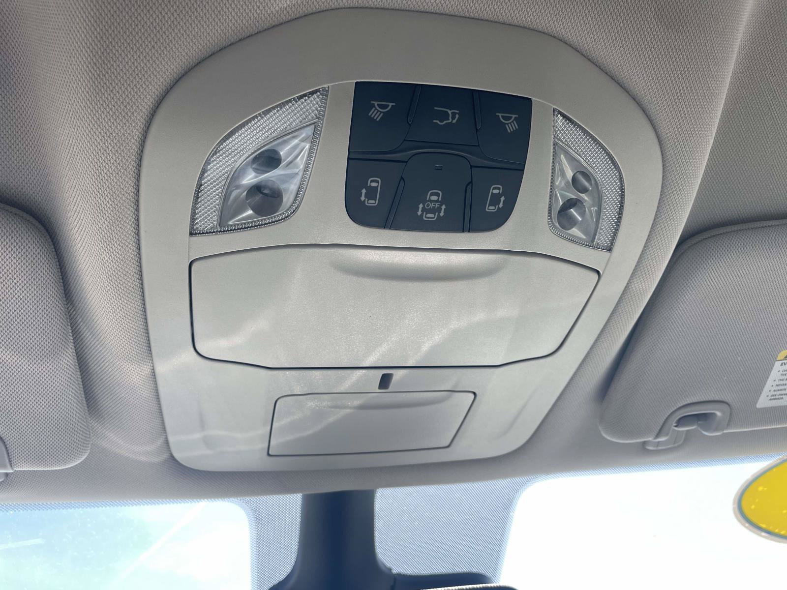 Used 2024 Chrysler Pacifica Touring-L FWD image 22