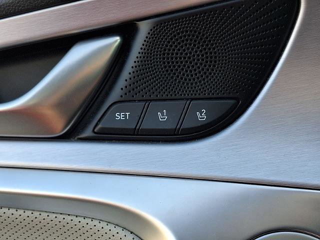 Used 2021 Genesis G70 3.3T image 24